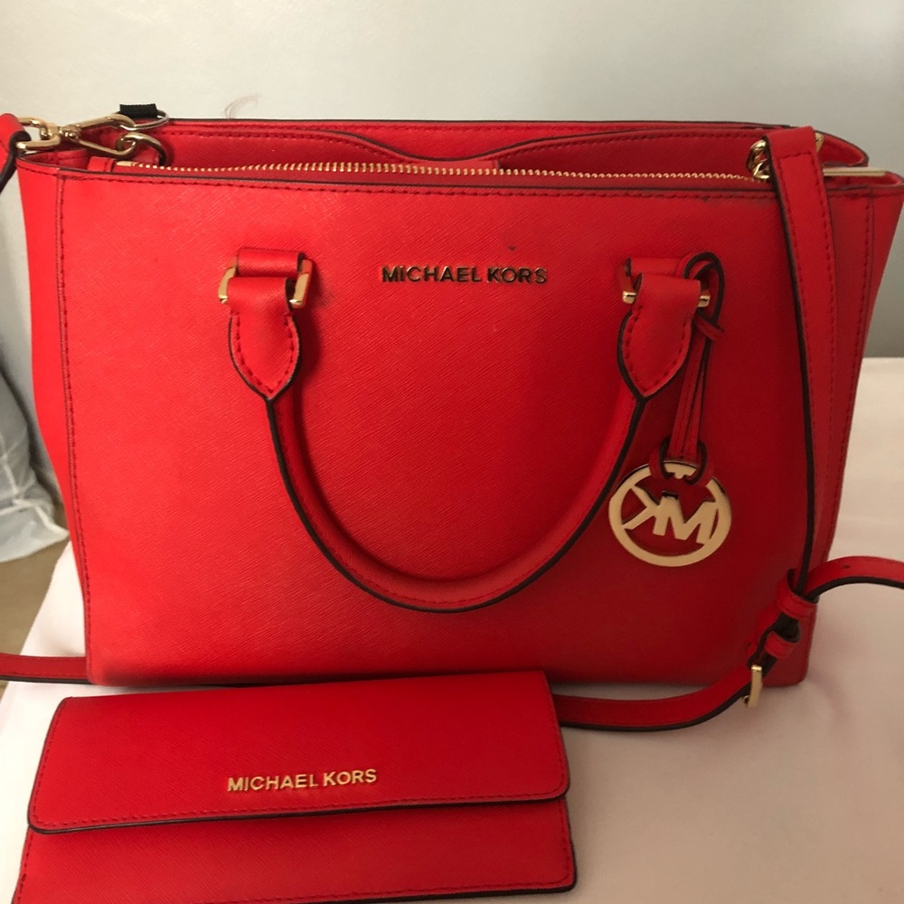 Michael Kors purse and matching wallet